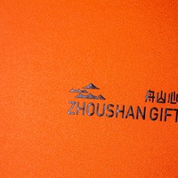 Boîte cadeau orange pour foulard en soie, avec logo personnalisé du fournisseur, estampage à chaud noir sur papier texturé