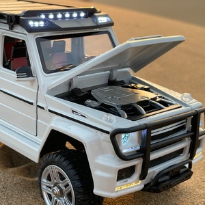 Nouvelle voiture télécommandée 2,4 GHz 1/24 à quatre roues motrices en alliage, tout-terrain, pour escalade sur rochers, 7,4 V, 25 min d'autonomie, 2 canaux, prête à l'emploi - Product Image 4