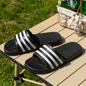 Chaussons confortables et polyvalents pour femmes en toile et fausse fourrure, style intemporel pour la maison, adaptés au printemps et toutes les saisons - Product Image 4