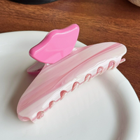 Barrettes à cheveux mignonnes faites à la main en feuille d'acétate rayée colorée pour maintenir le chignon sur le dessus de la tête avec des bandeaux en forme de requin