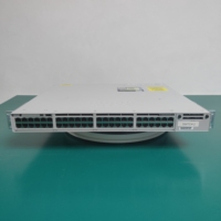 Switch Gestito Gigabit PoE+ a 48 Porte Cisc C9300-48P-A con Uplink Modulare, Network Advantage, Montaggio a Rack 1U