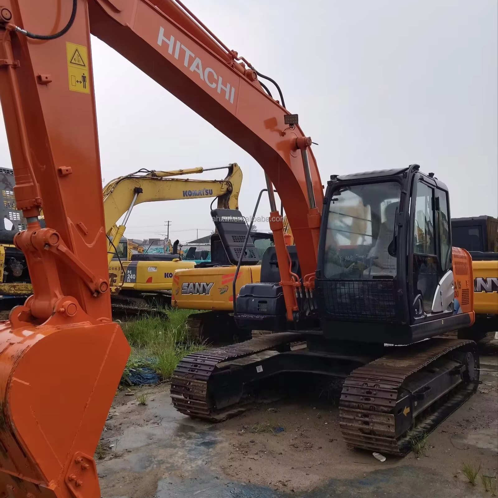 In Stock Hitachi 130 Excavator Affordable Price & Multiple Models
