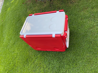 Glacière de pêche isotherme personnalisée 32L avec table et chaise intégrées pour le transport et le stockage au froid