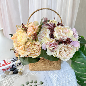 Queyiyi Flowers – Bouquet de pivoines artificielles en soie de style anglais pour décoration de mariage et toile de fond de lieu événementiel - Product Image 2