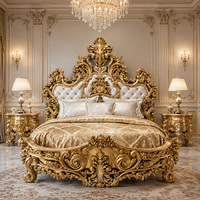Lit King Size Classique Français Luxe en Bois Massif Sculpté et Capitonnée pour Villa, Manoir, Chambre Principale