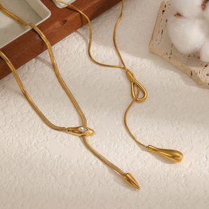 Collier chaîne serpent style européen plaqué or 18 carats avec pendentif goutte d'eau, chaîne longue réglable pour femme - Product Image 1