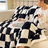 Couverture en velours tricoté 100 % polyester, douce, à motif damier imprimé, épaisse, pour la sieste au bureau en hiver, produit transfrontalier