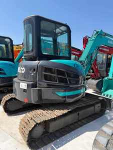 Excavatrice KOBELCO SK55 d'occasion, moteur d'origine, fonctionnement fluide, faible nombre d'heures de travail, économique, prête à être expédiée, à vendre - Product Image 2