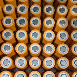 Baterai Isi Ulang High Density EV E 58E 21700 dengan Resistansi Internal Rendah untuk Perangkat Penyimpanan Energi, Peralatan Listrik, dan E-Scooter - Product Image 3