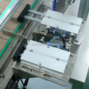 Machine de capsulage automatique <span class=keywords><strong>sur</strong></span> <span class=keywords><strong>pied</strong></span> de grande taille, ligne de production de 2 m, capsuleuse à vis pour bouteilles de boissons, détergent à lessive, gel douche - Product Image 5