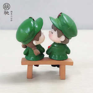 Poupées de couple de soldats enlacés en résine, miniatures pour décorations de gâteaux, décorations pour la Saint-Valentin - Product Image 3