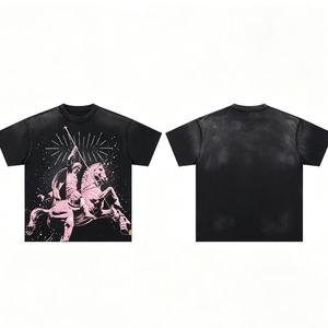 Camiseta gráfica negra de algodón grueso para hombre, estilo oversize, con efecto desgastado, de la marca pour hommes. - Product Image 2