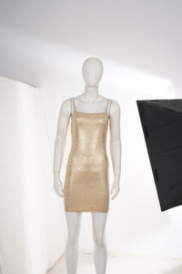 Robe mini moulante dorée métallisée pour femme, bretelles spaghetti, coupe ajustée, sans manches, pour soirée, club, sortie nocturne, robe élégante et sexy - Product Image 6
