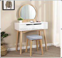 Table de toilette d'angle en bois blanc avec miroir et tabouret