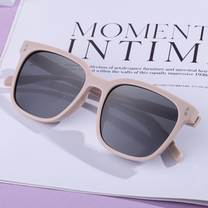 Lunettes de soleil polarisées à monture carrée de style Gm pour femmes, noires, en métal, verres TAC UV400, protection solaire extérieure - Product Image 5
