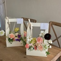 Boîtes cadeaux pour bouquets de fleurs en papier kraft écologiques et recyclables, avec poignée, laminage mat et gaufrage pour emballages de Noël