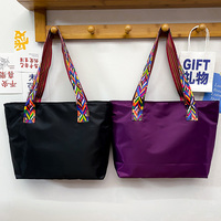 Sac fourre-tout imperméable en nylon Oxford pour femmes, avec sangle imprimée, poches zippées, compartiment latéral, logo personnalisé, vente en gros OEM