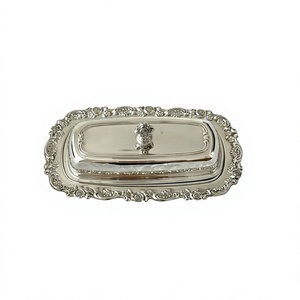 Plateau à beurre en métal avec couvercle, finition argentée, design floral en laiton personnalisé, facile à transporter, qualité alimentaire - Product Image 1