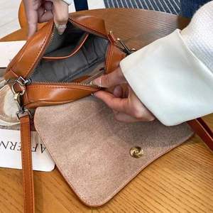 AndoBag - Bolsos Cruzados de Cuero Vacuno Genuino para Mujer, Bolso Cuadrado Pequeño y Sencillo de Moda con Dos Correas 3016 - Product Image 5