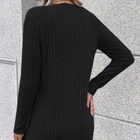 Robe mini chic pour femme en tricot côtelé vertical avec détail demi-fermeture et tissu extensible doux pour des tenues polyvalentes