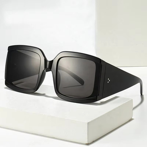 Wholesale 2025 Fashion Wide <b>Frame</b> Glasses Shades Sunglasses <b>Large</b> <b>Frame</b> Unisex Own Logo Famous Luxury Brand Sunglasses - Product Image 1