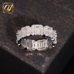 Anillo de Plata 925 Brillante con Múltiples Halo de Diamantes Cultivados en Laboratorio, Claridad VVS2, Corte Excelente, Certificado IGI, Corte Brillante, Lujoso - Product Image 2