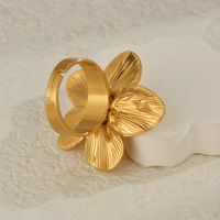 Mode été en acier inoxydable fleur ensemble de bijoux nouveau étanche 18K plaqué or hypoallergénique fleur boucles d'oreilles anneau ensembles