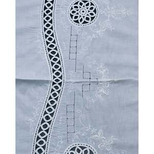 Tovaglia in Lino Bianco con Ricamo all'Uncinetto 160x240 cm Include 12 Tovaglioli - Product Image 2