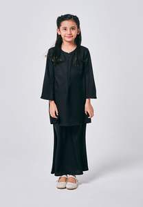 SIPO Moden ผ้าบาติกครอบครัวของเด็ก,เสื้อคอกลมขนาดเล็ก Kurung Saloma สีแอชสีฟ้า - Product Image 6