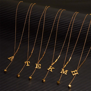 Collar Clásico de Acero Inoxidable Chapado en Oro con Letra del Alfabeto (26 Letras Disponibles) - Product Image 1
