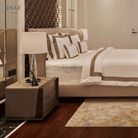 EKAR Sera Table console moderne et luxueuse en bois massif, table de chevet avec accents en cuir pour chambre à coucher