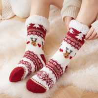 Chaussettes d'intérieur tricotées en coton confortable pour femmes antidérapantes respirantes motif animal mignon utilisation quotidienne conception d'équipage fond numérique