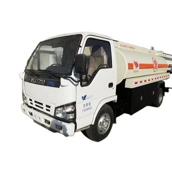 Uesd isuzuシャーシ5000リットル新品タンクボディ