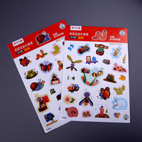 Autocollants personnalisés holographiques à motif de dessin animé, étiquettes adhésives imperméables pour la papeterie scolaire des enfants, motif animal personnalisé OEM