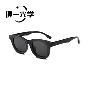 De Yi <b>Optics</b> Oval Frame Sunglasses UV400 PC Women's Fashion Sun Protection Glasses - Product Image 2