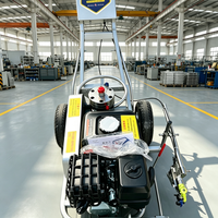 Machine à traçer les lignes de peinture à froid manuelle avec une largeur maximale de 20 cm pour le marquage des places de stationnement