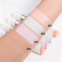Stick Correcteur et Illuminateur Double Embout 2-en-1 avec Pinceau Doux, 4 Teintes, Couvrance Totale, Imperméable, Estompage Sans Trace, Stick de Contouring