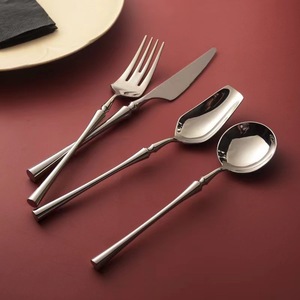 Paslanmaz Çelik 304 PVD Altın Kaplama Ayna Cilalı Minimalist Tasarım Çatal Bıçak Takımı İnce Saplı Lüks Düğün Seti - Product Image 4