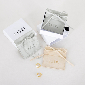Bolsa de Joyería de Microfibra con Solapa y Cierre de Cordón, Color Gris, Azul, Beige, con Logotipo Personalizado, Embalaje en Caja para Pulseras - Product Image 5