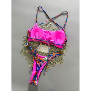 ชุดบิกินี่ลายดอกไม้สไตล์โบฮีเมียนสำหรับผู้หญิง สายคล้องคอไขว้ สายสปาเก็ตตี้ ทรงเว้าสูง ชุดว่ายน้ำสองชิ้น ผ้าเนื้อยืด - Product Image 4