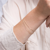 Bracelet chaîne unisexe eManco Classic Dainty Vintage en acier inoxydable plaqué rhodium, couleur argent, tendance.