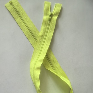 Chất lượng cao tùy chỉnh màu sắc nhà máy bán buôn No.3 Nylon mở kết thúc dây kéo cho hàng may mặc dây kéo - Product Image 4