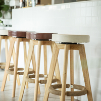 Günstige Flachpack-Möbel Moderner Holz-Drehhocker für Esszimmer, Kücheninsel und Café-Theke