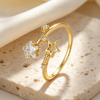 Anillo Glowluxe Open Star con Zirconia, Diseño de Estrella Hueca, Plata de Ley 925, Tono Dorado, Joyería Contemporánea Moderna
