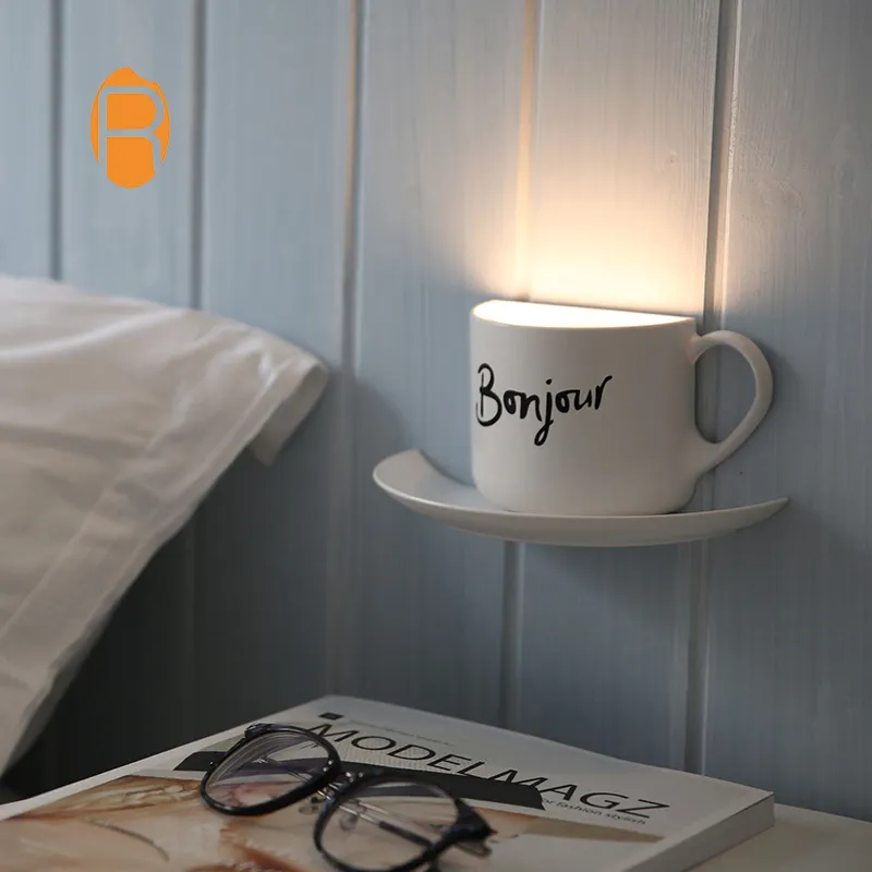 Mini luz nocturna LED con sensor recargable en forma de taza de café