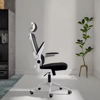 Chaise de bureau de direction contemporaine de luxe à dossier haut avec accoudoirs rabattables en maille, hauteur réglable et design ergonomique