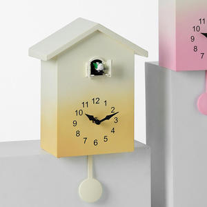 REIDA Reloj de Pared de Plástico Estilo Nórdico Fresco con Degradado Verde en Forma de Casa, con Cuco y Pequeño Pájaro que Canta a la Hora - Product Image 3