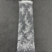 Tissu en dentelle de tulle brodé de sequins floraux blancs GCW-QUV100316 pour studio de couture de créateurs