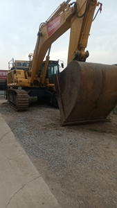 KOMATSU PC700 Excavatrice haute performance de grande classe pour la construction de mines à usage intensif Pompe à moteur à moteur puissant et lisse - Product Image 5