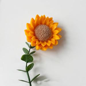 Candela a Forma di Girasole Fresca con Fragranza a Lunga Durata e Modellazione Artistica Creativa per Ornamento Quotidiano da Scrivania - Product Image 4